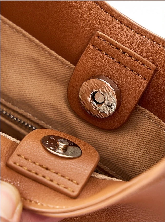 Women’s Luxury Leather Crescent Tote – Crossbody & Shoulder Bag